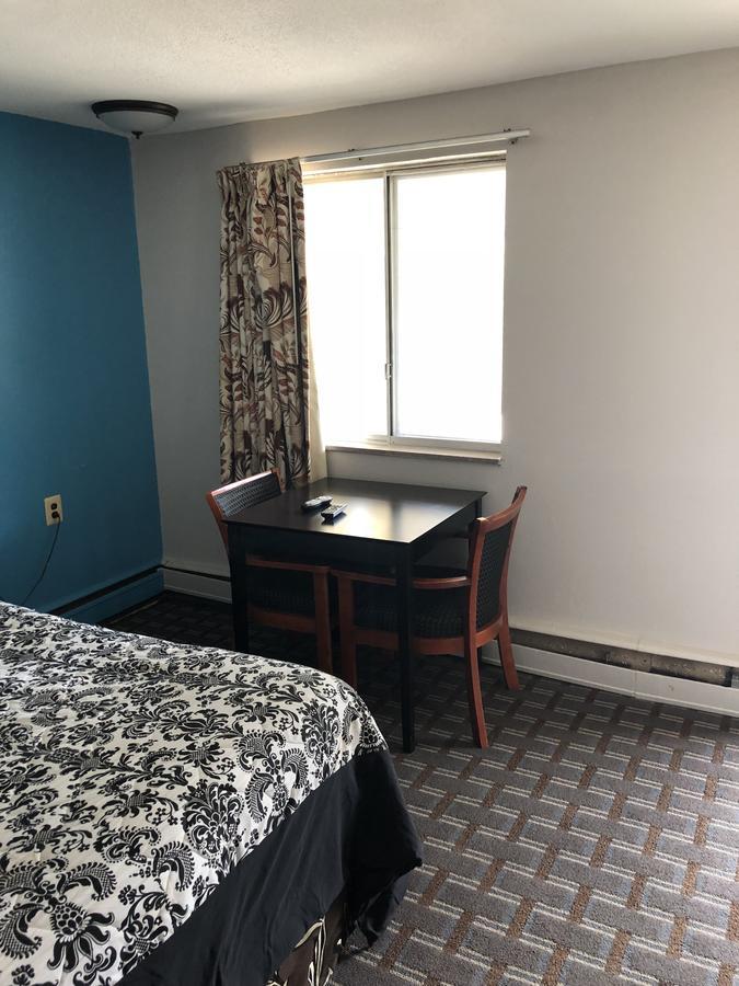 Gratiot View Motel Shields Экстерьер фото