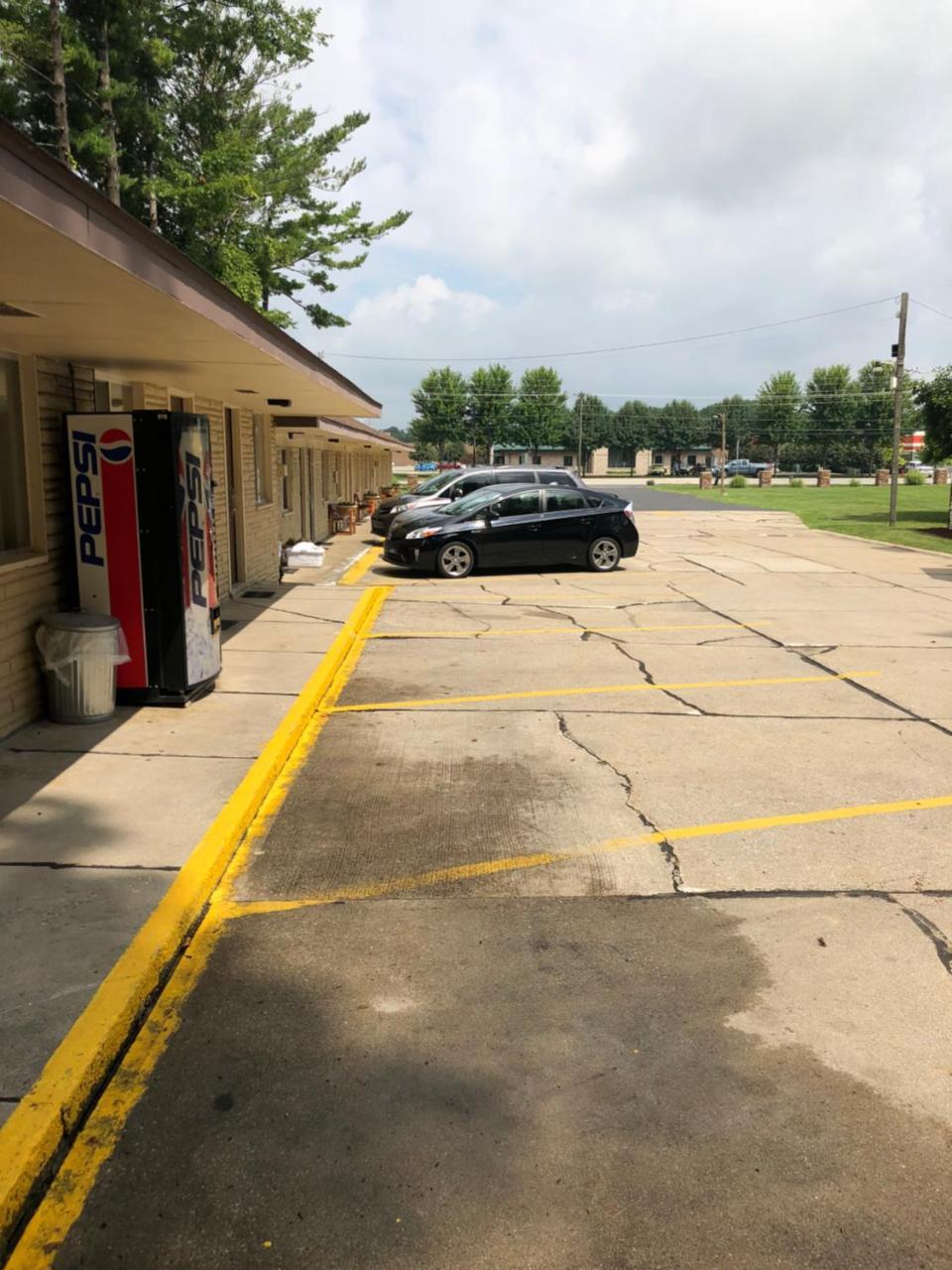 Gratiot View Motel Shields Экстерьер фото